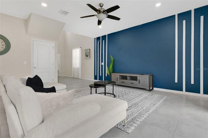 Image No.8-5 Bed House for sale