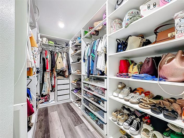 Image No.17-4 Bed House for sale