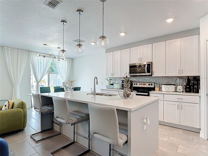 Image No.8-4 Bed House for sale