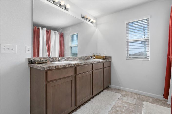 Image No.30-5 Bed House for sale