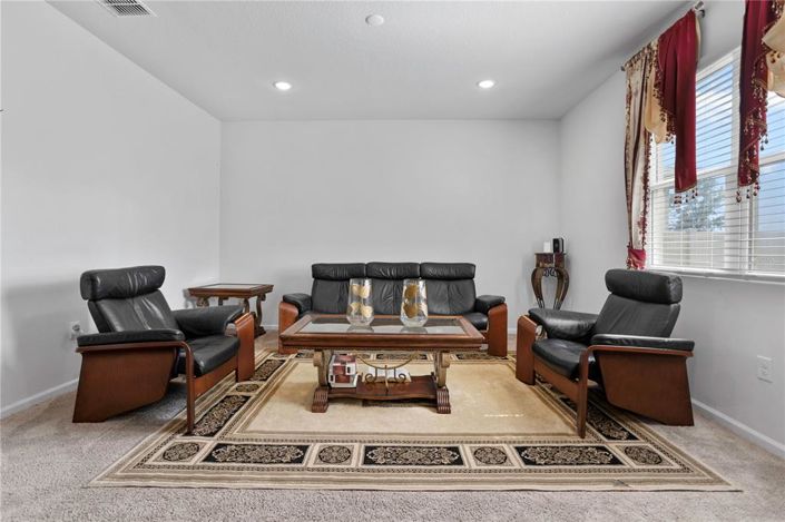 Image No.7-5 Bed House for sale