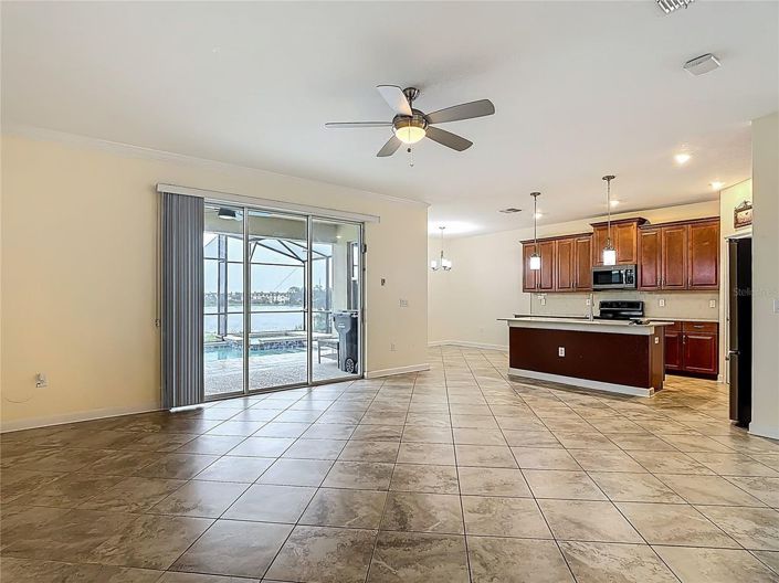 Image No.12-6 Bed House for sale