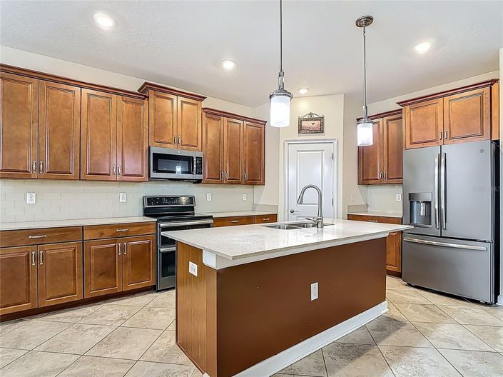 Image No.14-6 Bed House for sale