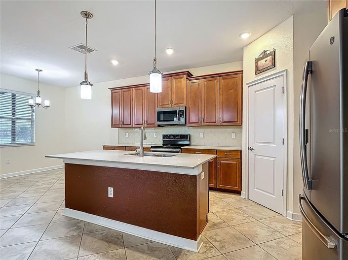 Image No.15-6 Bed House for sale