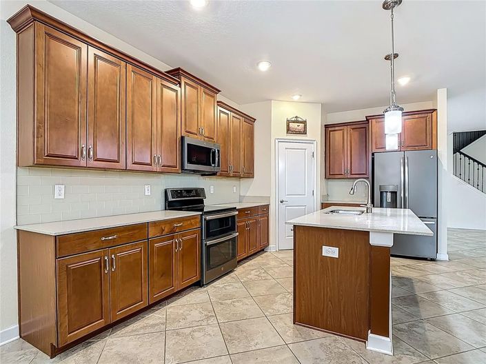 Image No.17-6 Bed House for sale