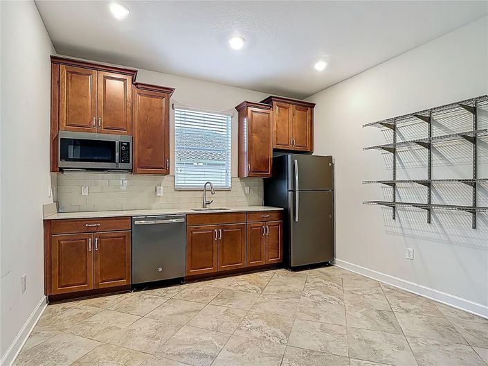 Image No.31-6 Bed House for sale