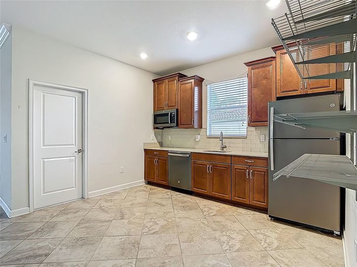 Image No.33-6 Bed House for sale