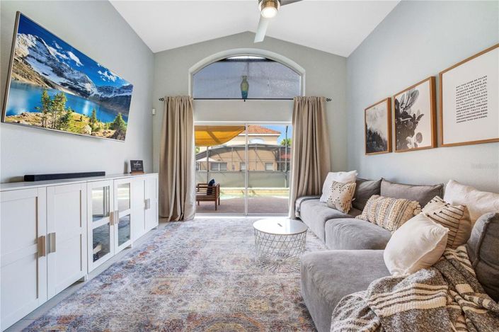 Image No.17-4 Bed House for sale