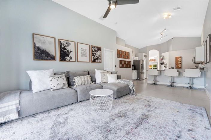 Image No.19-4 Bed House for sale