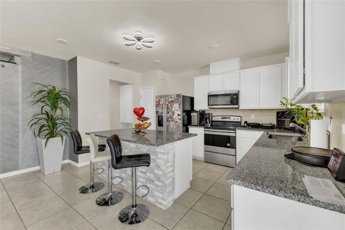 Image No.4-5 Bed House for sale