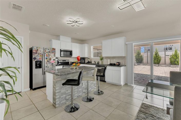 Image No.5-5 Bed House for sale