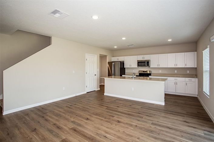 Image No.3-5 Bed House for sale