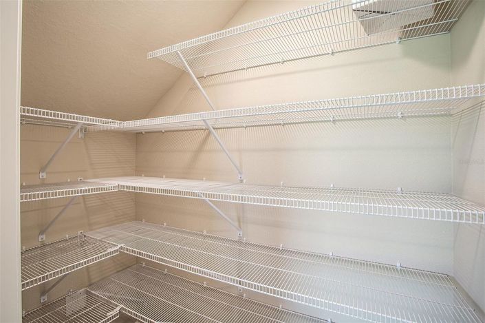 Image No.8-5 Bed House for sale