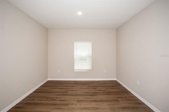 Image No.9-5 Bed House for sale