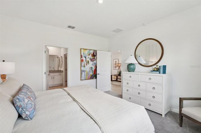 Image No.11-3 Bed House for sale