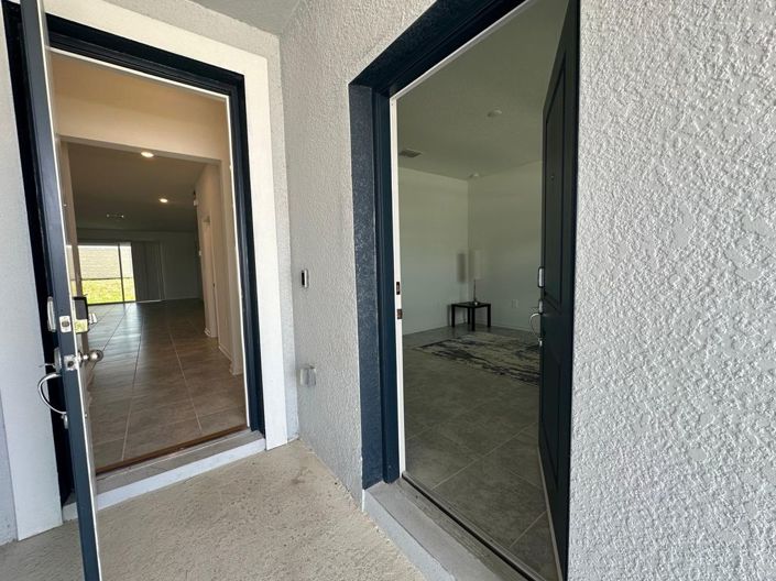 Image No.11-4 Bed House for sale