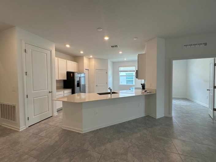 Image No.19-4 Bed House for sale