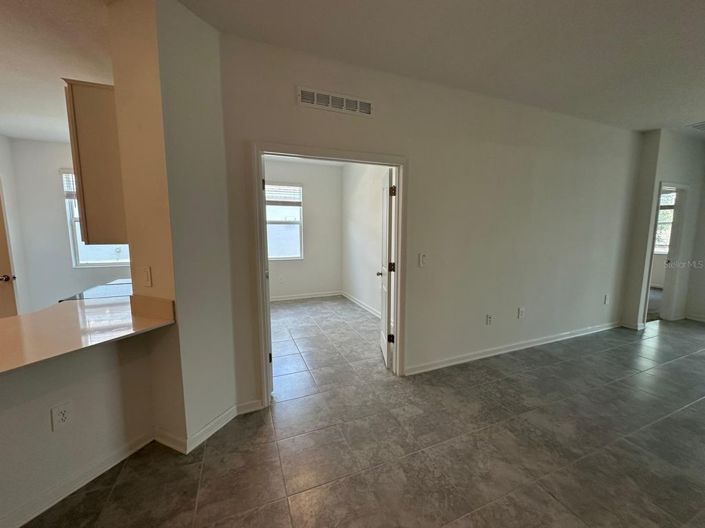 Image No.26-4 Bed House for sale