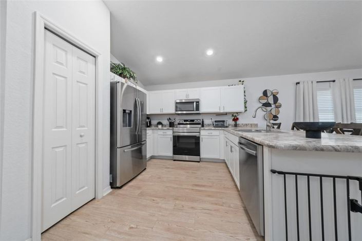 Image No.8-3 Bed House for sale