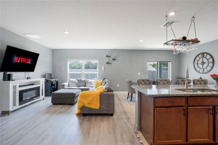 Image No.18-4 Bed House for sale