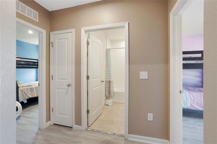 Image No.20-4 Bed House for sale