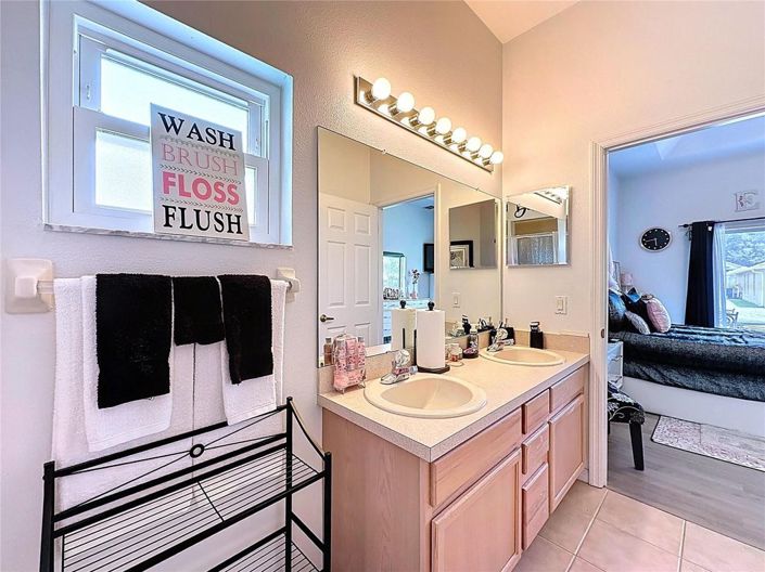 Image No.40-2 Bed House for sale