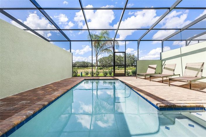 Image No.21-5 Bed Townhouse for sale