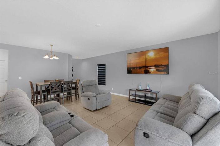 Image No.8-4 Bed House for sale