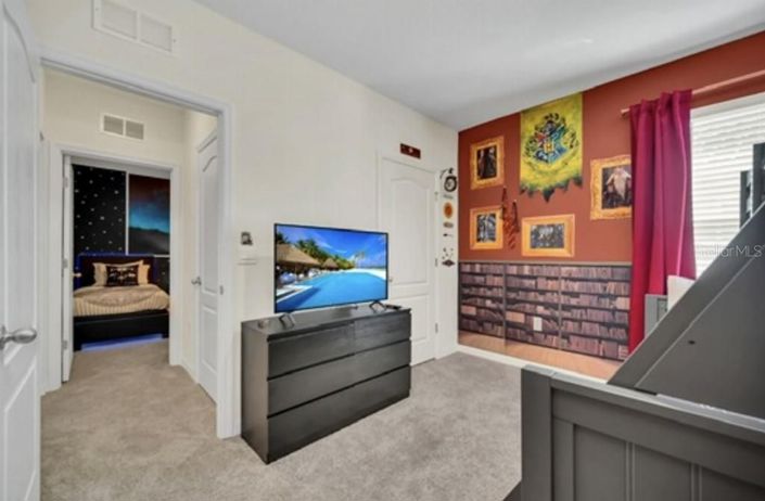 Image No.10-6 Bed House for sale