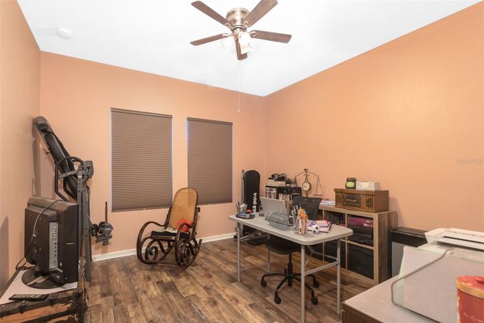 Image No.10-3 Bed House for sale