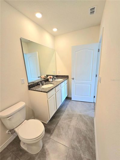 Image No.28-3 Bed Townhouse for sale