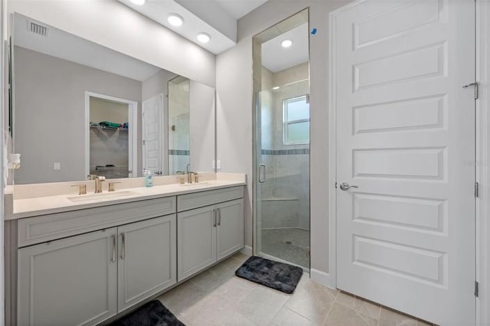 Image No.17-3 Bed House for sale