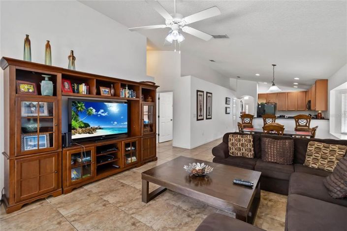 Image No.13-4 Bed House for sale