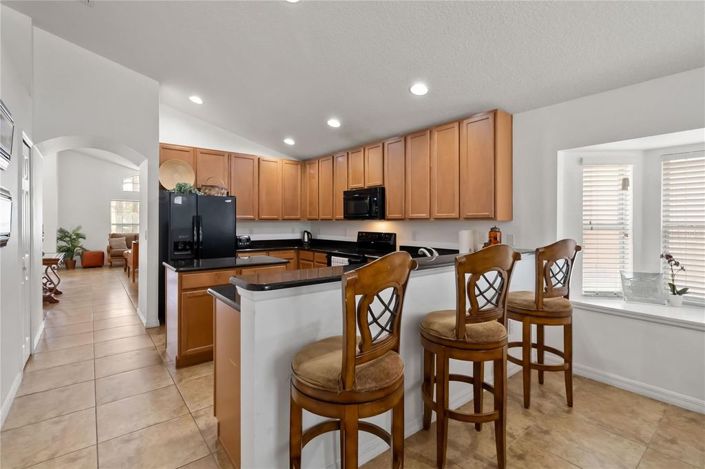 Image No.8-4 Bed House for sale