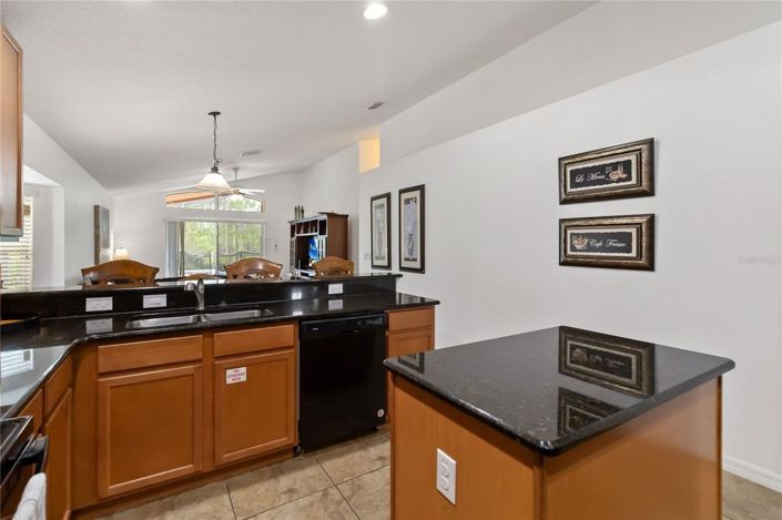 Image No.10-4 Bed House for sale