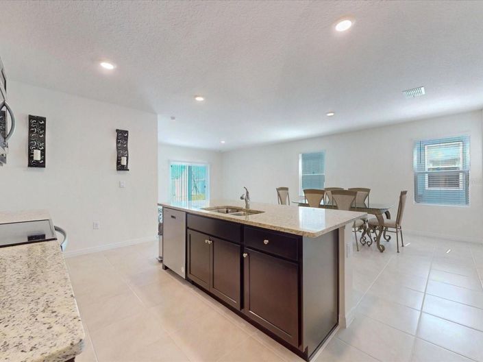 Image No.11-5 Bed House for sale