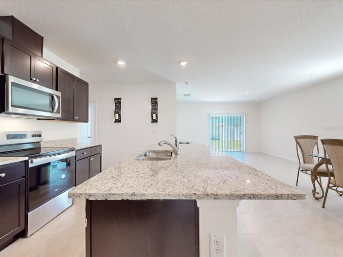 Image No.12-5 Bed House for sale