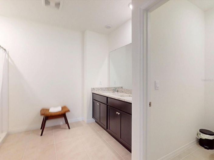 Image No.24-5 Bed House for sale