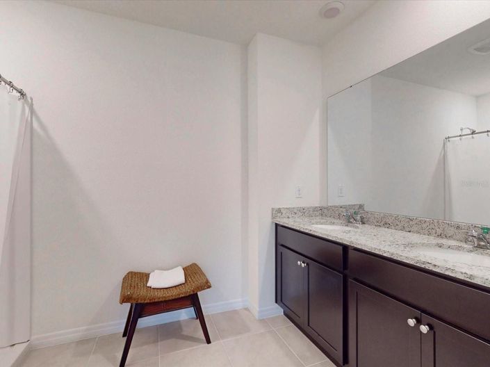 Image No.25-5 Bed House for sale