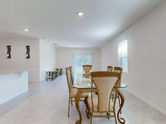 Image No.7-5 Bed House for sale