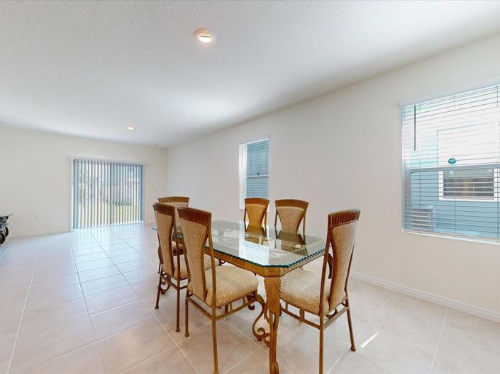 Image No.8-5 Bed House for sale