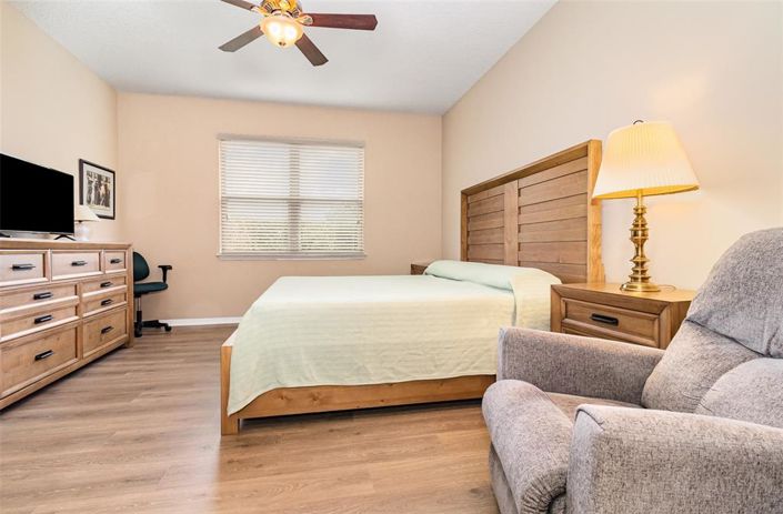 Image No.12-2 Bed House for sale