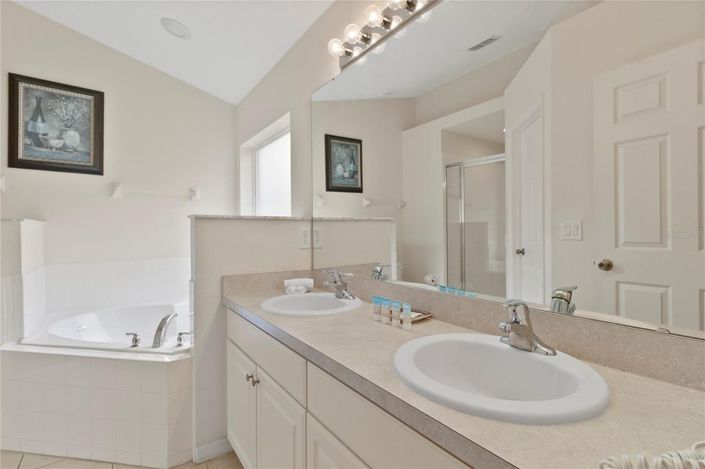 Image No.11-3 Bed House for sale