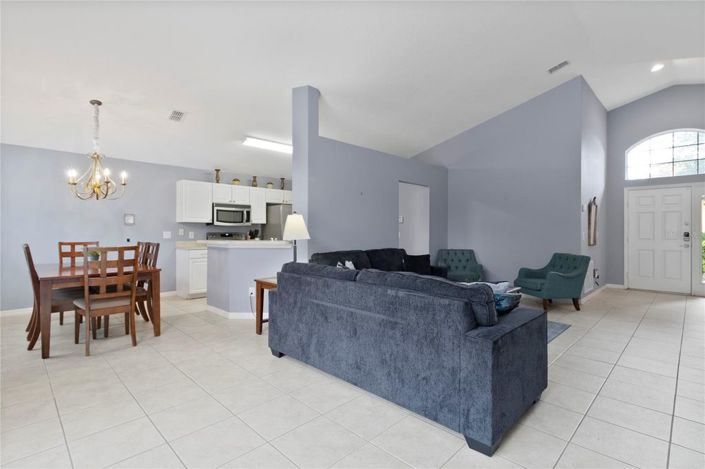 Image No.6-3 Bed House for sale