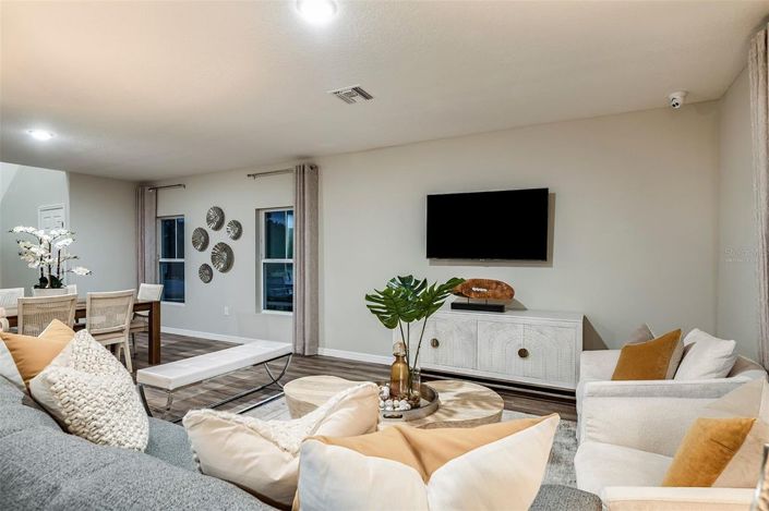 Image No.11-3 Bed House for sale