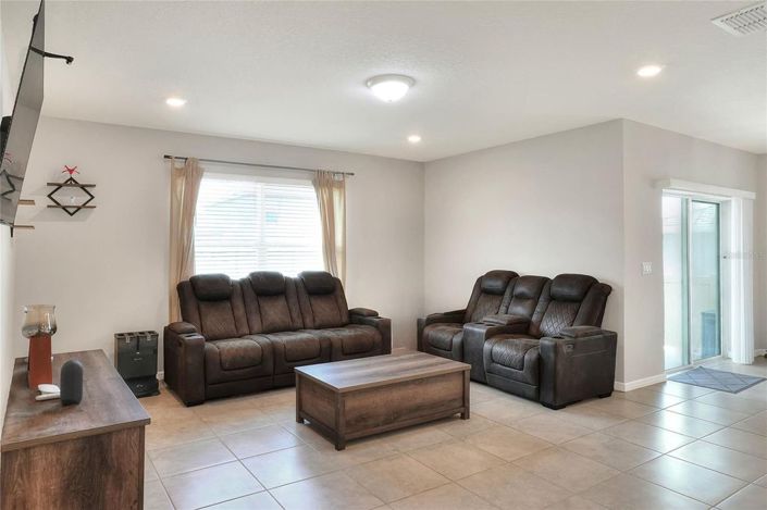 Image No.15-4 Bed House for sale