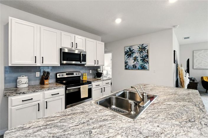 Image No.11-5 Bed House for sale