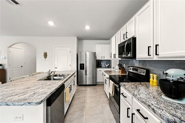 Image No.9-5 Bed House for sale