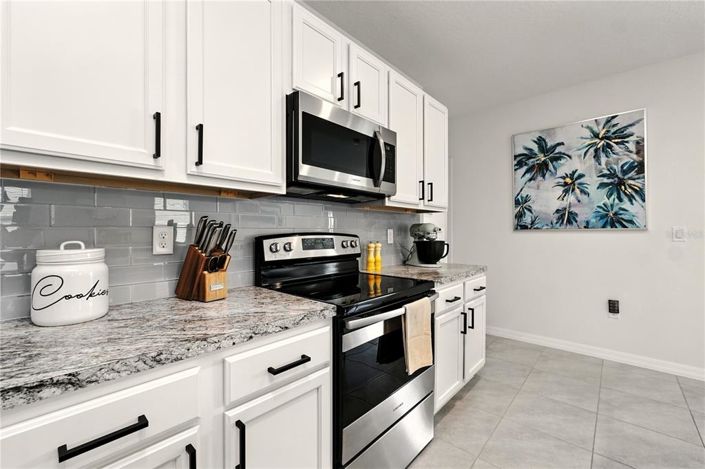 Image No.9-5 Bed House for sale