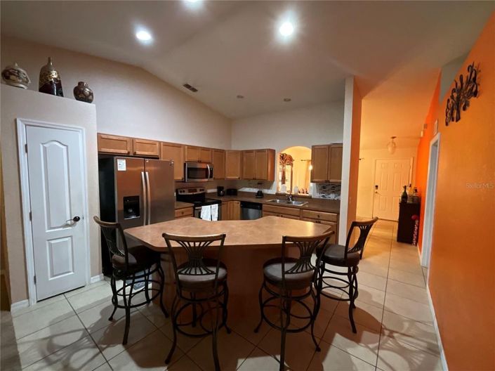 Image No.18-4 Bed House for sale